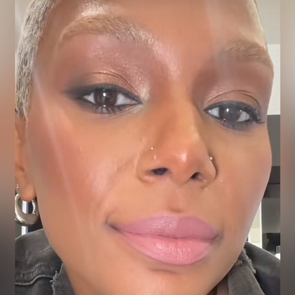 ‼️ LAST ONE 💋 VELVET TEDDY a M·A·CXIMAL SILKY MATTE LIPSTICK. RETAIL $25.  **NEW - Picture 10 of 14